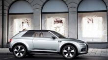 Audi Crossline Coupe Concept подъехал к дорогому ресторану